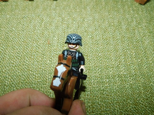 Deutscher soldat mit pferd - mit,