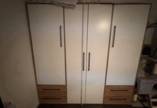 Großer Kleiderschrank