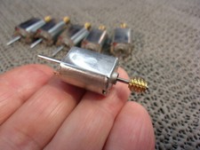 DC Motor 3-15 V, 1 freie Welle und 1 Welle mit Schnecke, Daten siehe ganz unten!