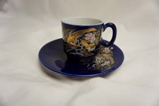Hübsche Moccatasse,kobaltblaue Porzellan mit goldfarbenem Paradiesvogel