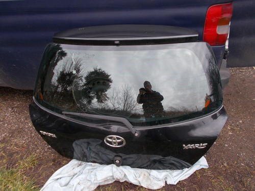 Heckklappe toyota yaris xp9 - toyota,