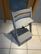 Stokke Tripp Trapp Hochstuhl,  Storms Grey Lackiertes Holz (hellgrau), Abgenutzt