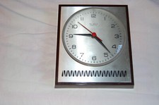 NOCHMALS REDUZIERT: Wanduhr Weimar Quartz etwa 1960er Jahre DDR / läuft/ Selten.