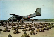 Ak Embarquement, französisches Militärflugzeug, Transportflugzeug,... - 3737102