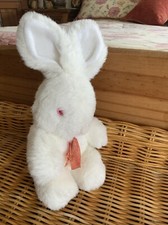 Vintage weißer sitzender Hase