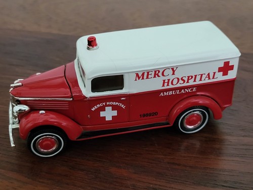 Krankenwagen modell mattel - krankenwagen,