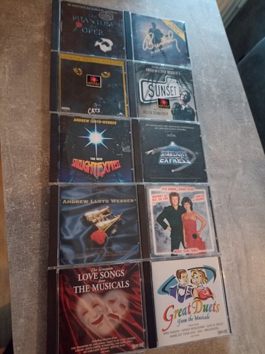 Musical cds buddy holly - 10,