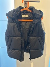 H&M Puffer Weste Schwarz Gr. 110/116 mit abnehmbarer Kapuze sehr guter Zustand 