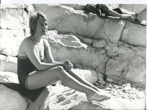 Annie girardot belle - annie,