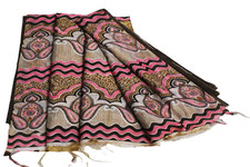 Beigefarbener indischer