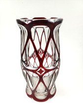 Qualitätevolle rote Überfangglas Vase um 1920 Fachschule?