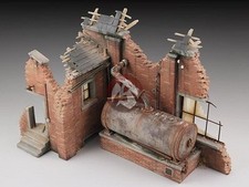 Royal Model 1/35 Factory Ruin