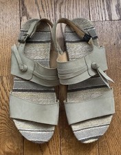 EL NATURALISTA Pale Green