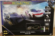 Micro Scalextric G1155M Batman gegen Joker 1:64 Slotcar Rennbahn mit 2 Autos NEU