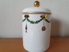 Royal Copenhagen, Serie "Star Fluted", Weihnachtsgeschirr, Keksdose mit Deckel