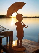 Gartenfigur Junge mit Schirm