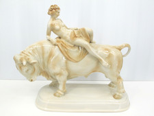 Meisterhafte Porzellanfigur "Europa auf dem Stier" wohl ein Musterstück um 1910