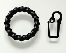 Gedrehte Gardinenringe Vorhangringe mit Faltenhaken -  schwarz  Ø 26 x 36 mm