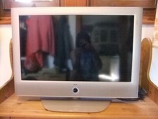TV LCD Fernseher LOEWE Xelos 32, 80cm Durchmesser - 32 Zoll
