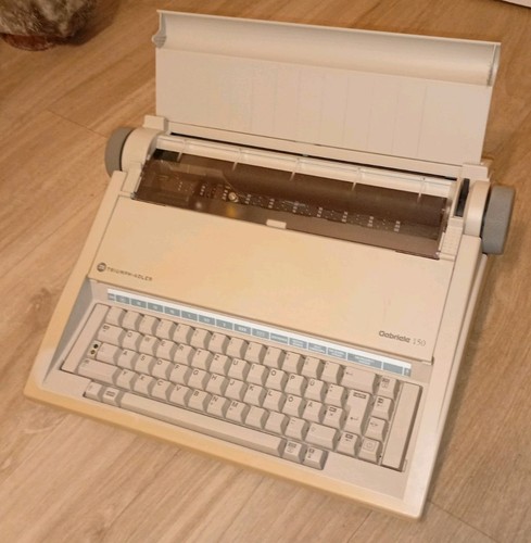 Triumph adler gabriele - triumph, 150