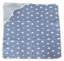 DAVID FUSSENEGGER Babydecke mit Kapuze maritim blau weiß Boote Flanell
