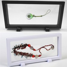 Schwimmende Vitrine Container