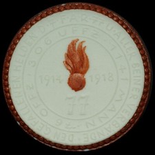 LEIPZIG: Porzellan-Medaille 1922 weiß mit Dekor. 7. FELD-ARTILLERIE-REGIMENT 77.