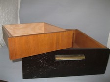 2 alte Schubladen groß klein