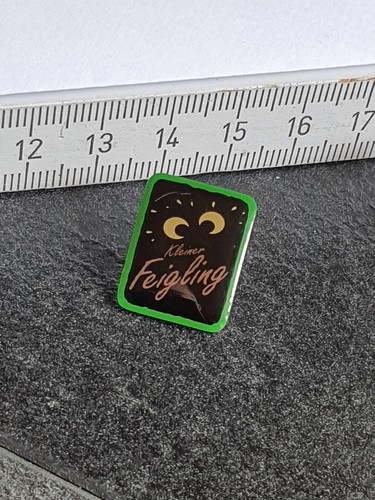 Kleiner feigling pin - -,