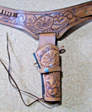 hellbraun bearbeiteter Leder Waffengürtel & Holster Rechtshänder bis 44 Taille