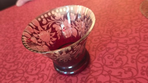 Rubinrote glasvase - rubinrote,
