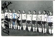 DfB WM 70 Bergmann Verlag Nationalmannschaftsbild   mit 8 original Unterschrift