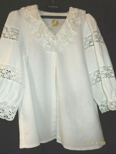 hübsche Trachtenbluse Marke OBERLAND Gr.46 mit Spitze Baumwolle/Leinen