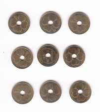 58 Token, Weiterspielmarken, Wertmünzen mit Mittelloch für diverse Automaten