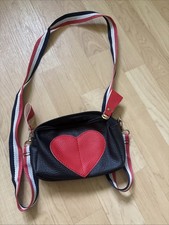 Kunstleder Tasche Umhängetasche Schwarz Herz Band Rot Blau Weiß