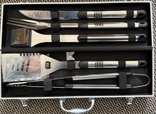 Edelstahl Grillbesteck im Koffer Grillwerkzeug Zange Wender Gabel Bürste Messer