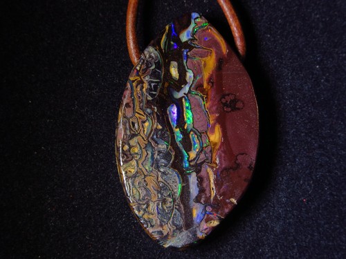 Boulder opal anhänger aus - boulder,