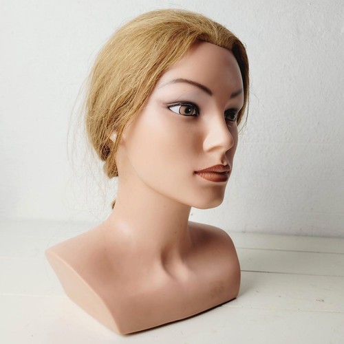 Bergmann 091031 mannequin - bergmann,