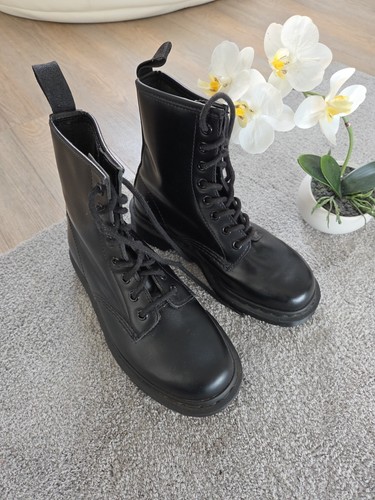 Martens 1460 made - made, in