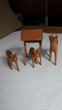 Posten   geschnitzte Waldtiere u. Futterraufe