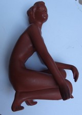 Ältere gebrannte Tonfigur