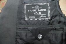 Einzigartiger Luxus Anzug von