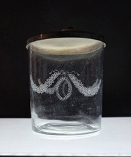 Biedermeierglas Deckeldose Deckelglas versilbert mit Borte und Bein-Knopf