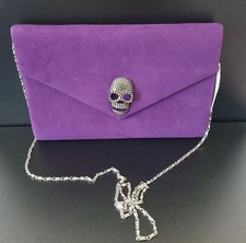 Clutch Handtasche Totenkopf Lila Mit Kette Samtig