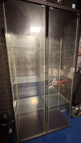 Ikea glasvitrine schlicht - ikea,