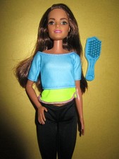 B1006) SÜSSE BRÜNETTE BARBIE