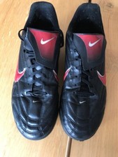 Coole Nike Sneaker Fußballschuhe Sportschuhe Kunstrasen Schwarz Gr. 45