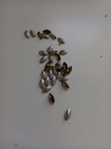 Preciosa 8x4mm olivin navette - olivin,