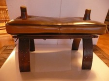 Alter Vintage Kamel Sattel Hocker, Arabisch, Prägemotiv Orientalische Oase