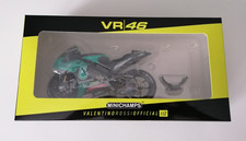 1:12 Minichamps Rossi Yamaha YZR-M1 Team Petronas Yamaha SRT MotoGP 2021
